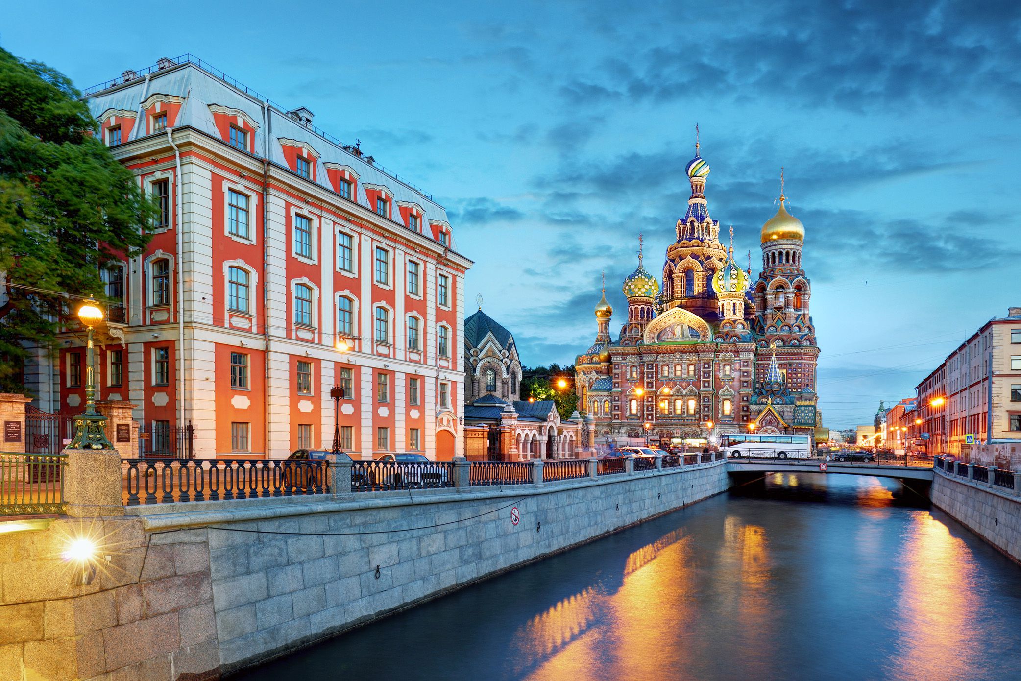 World Holiday Destinations street