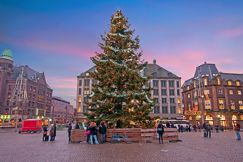 World Holiday Destinations street