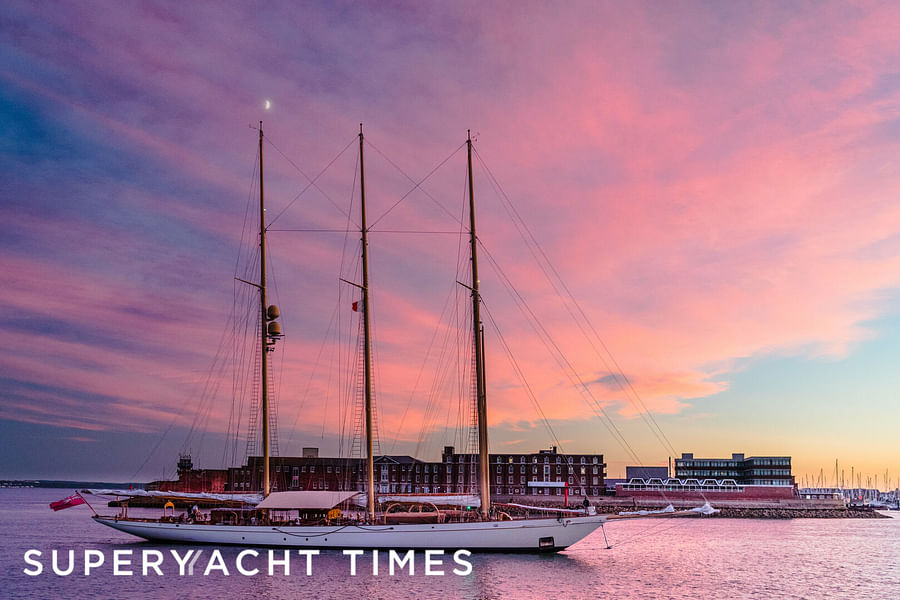 Sunset sailing Devonport