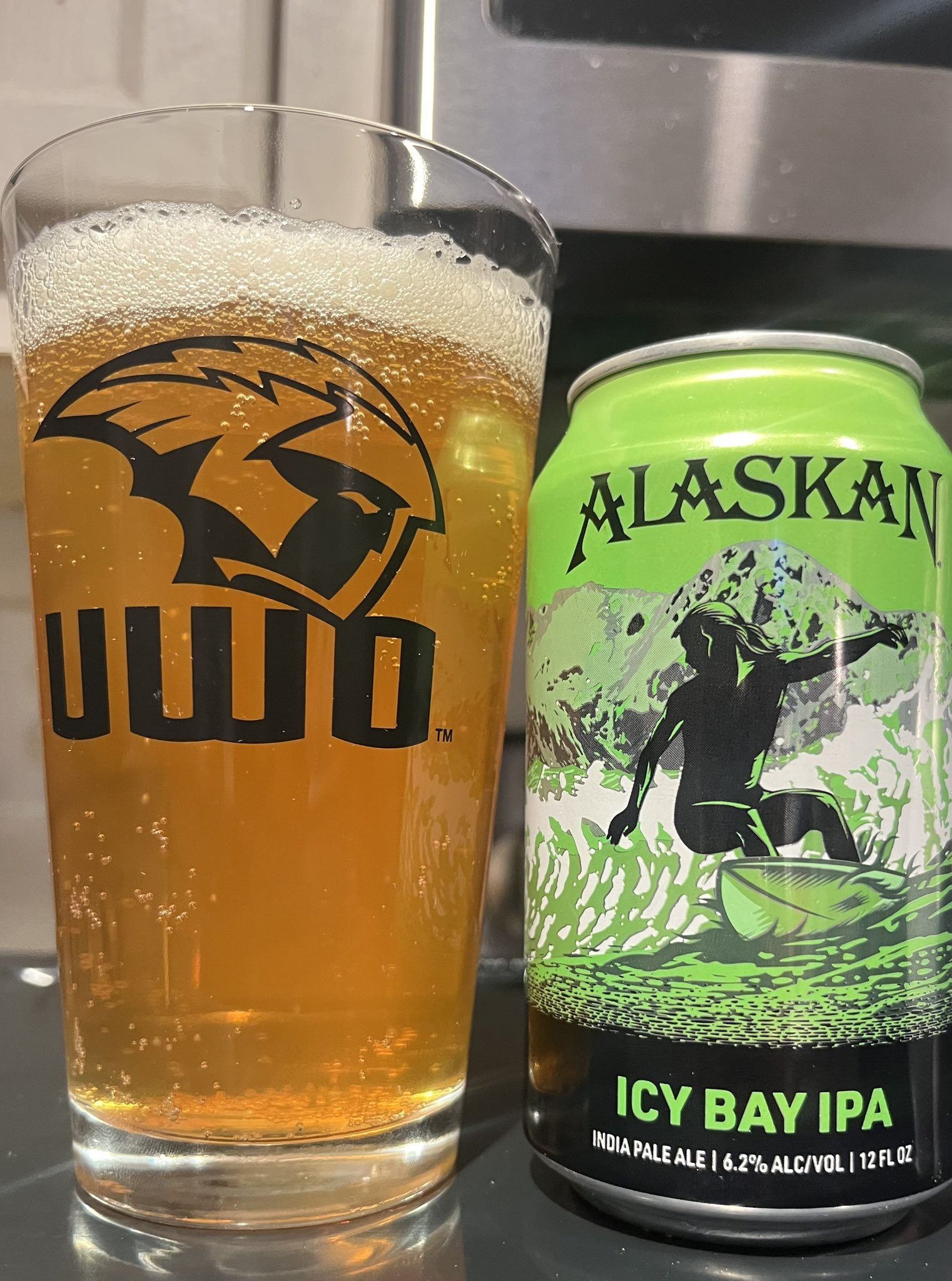 Alaskan Icy Bay IPA beer